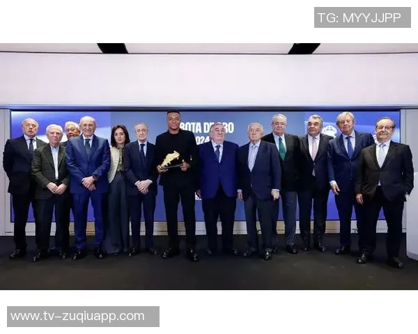 姆巴佩社交媒体分享团结照片期待国家德比再创佳绩