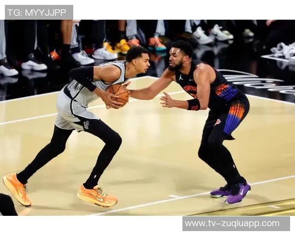 马刺半场表现不佳落后尼克斯10分文班贡献22分8篮板唐斯与布伦森各显神通